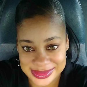 Meet your Posher, Leona